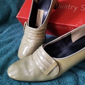vintage patent leather pumps